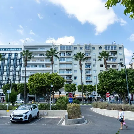 Just A Seaview Apt. * Location * Center * Апартаменты *